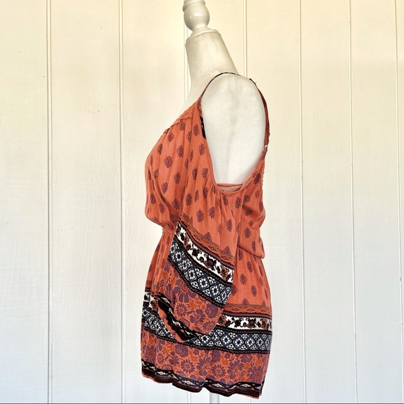 Open Shoulder Boho Romper - Picture 2 of 4